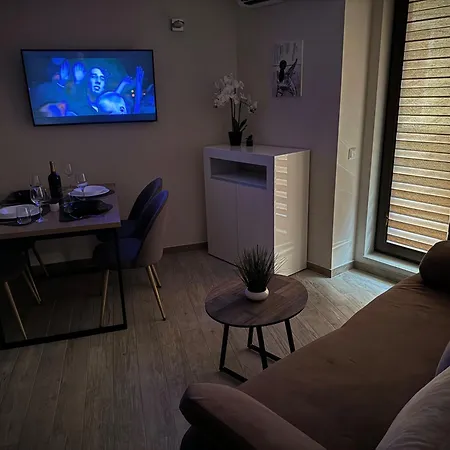 Best Hill View For 4 Guests Next To Medical University And Monument Alyosha 아파트 *